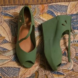 Mint colored wedged peep toe